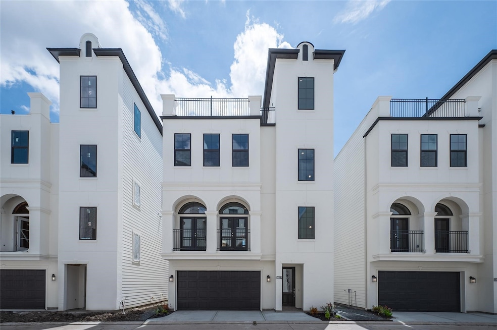 3327 Beverly Forest Dr, Houston, TX 77057 - photo 1