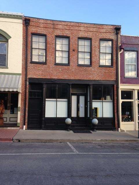 Updated facade and paint; separate entrance to ups