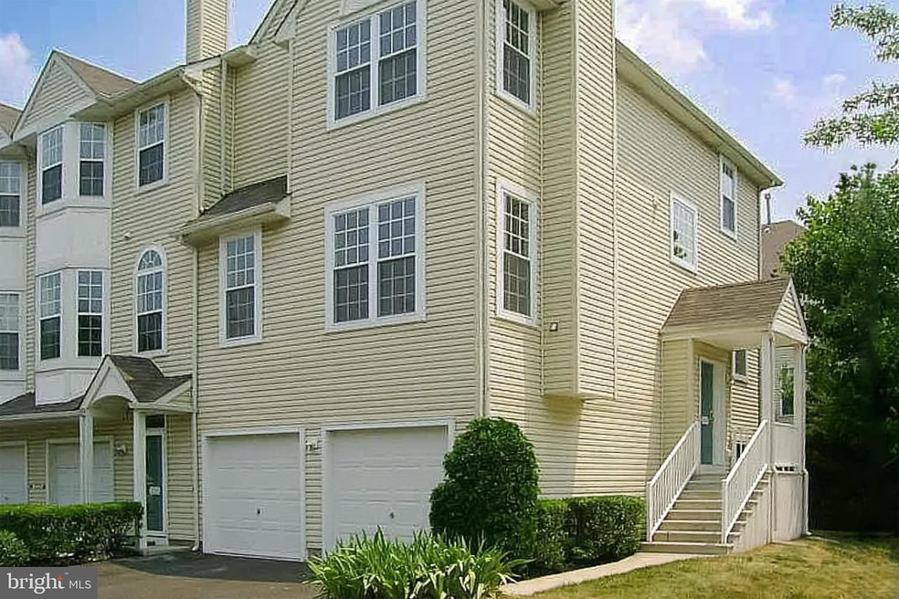 6504 Riverfront Dr unit 6504, Palmyra, NJ 08065 - photo 1