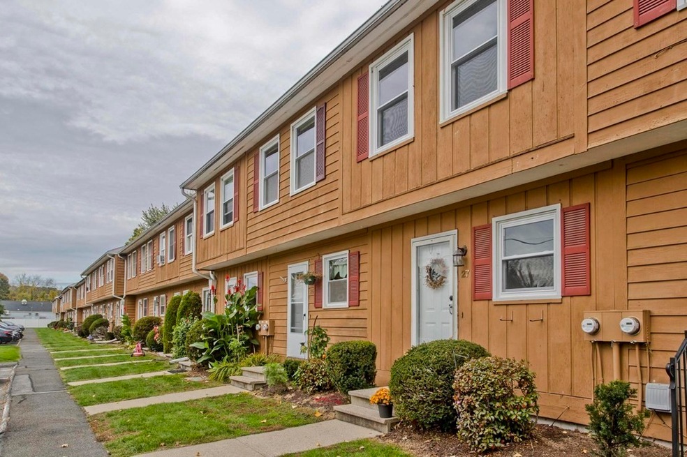 343 Chicopee St unit 27, Chicopee, MA 01013 - photo 1