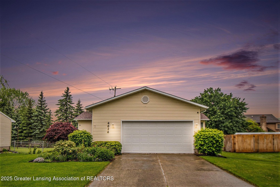 4626 Blackberry Ln, Lansing, MI 48917 - photo 1