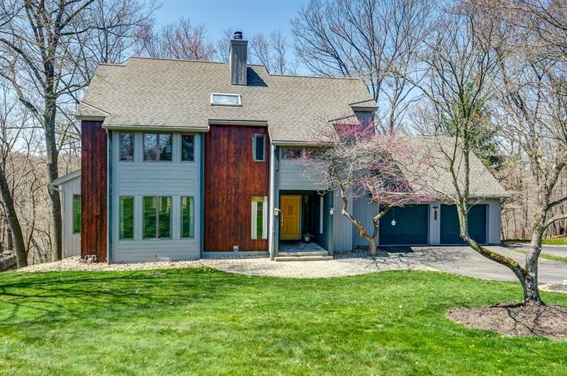 Welcome to 2636 Glenchester Drive, a 4 bedroom 3.5