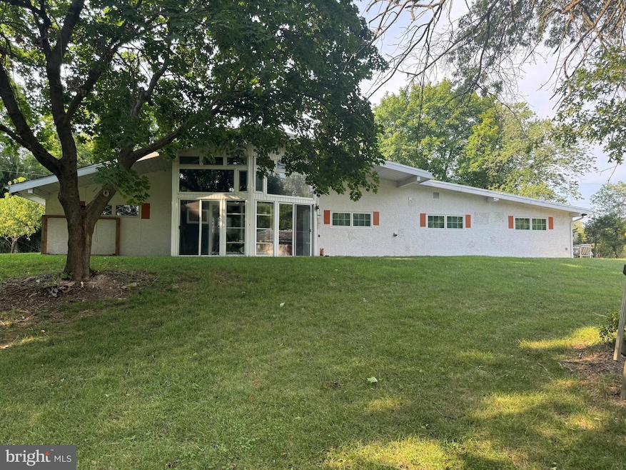 2463 Quakertown Rd, Pennsburg, PA 18073 - photo 1