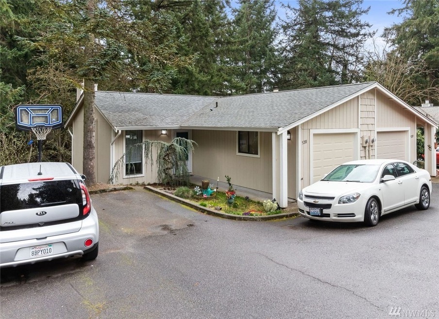 5201 65th Ave W unit 5201, University Place, WA 98467 - photo 1