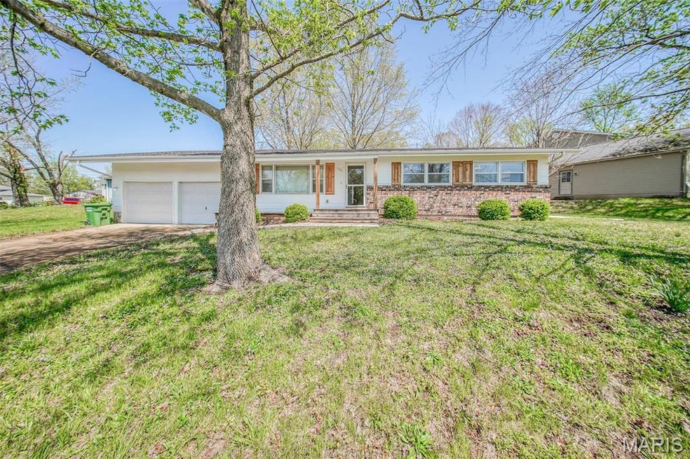 1301 Whitney Ln, Rolla, MO 65401 - photo 1