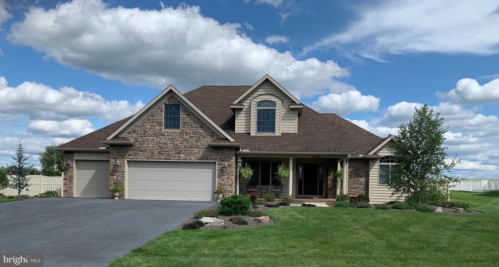 3088 Saint Andrews Dr, Chambersburg, PA 17202 - photo 1