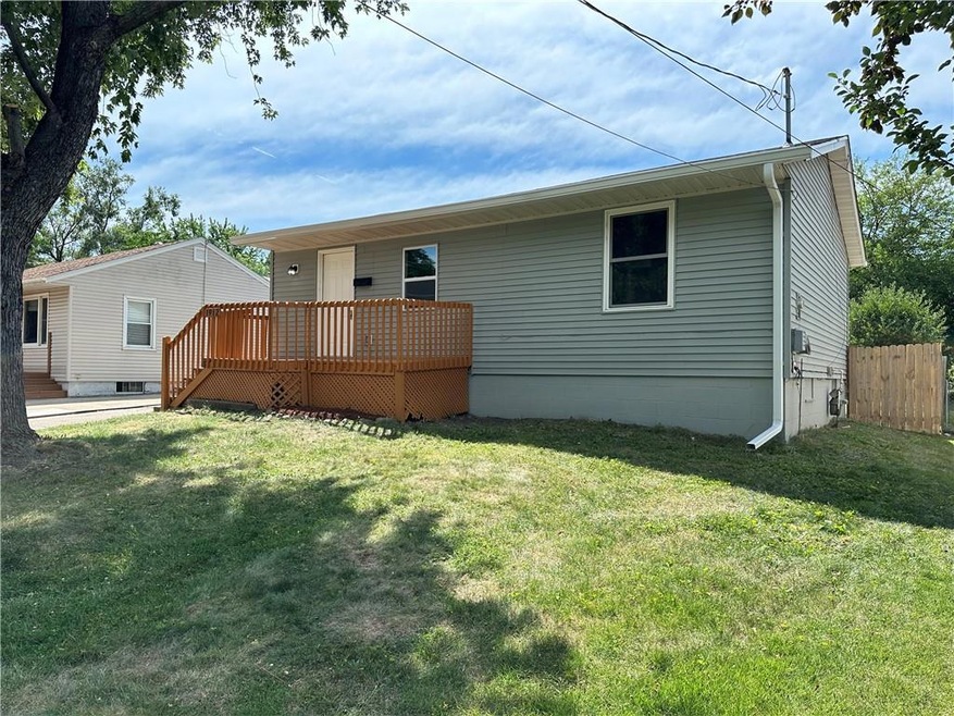 1912 E 25th St, Des Moines, IA 50317 - photo 1