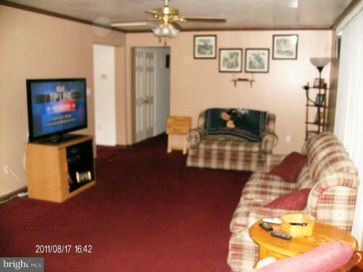 105 W Milby St, Harrington, DE 19952 - photo 1