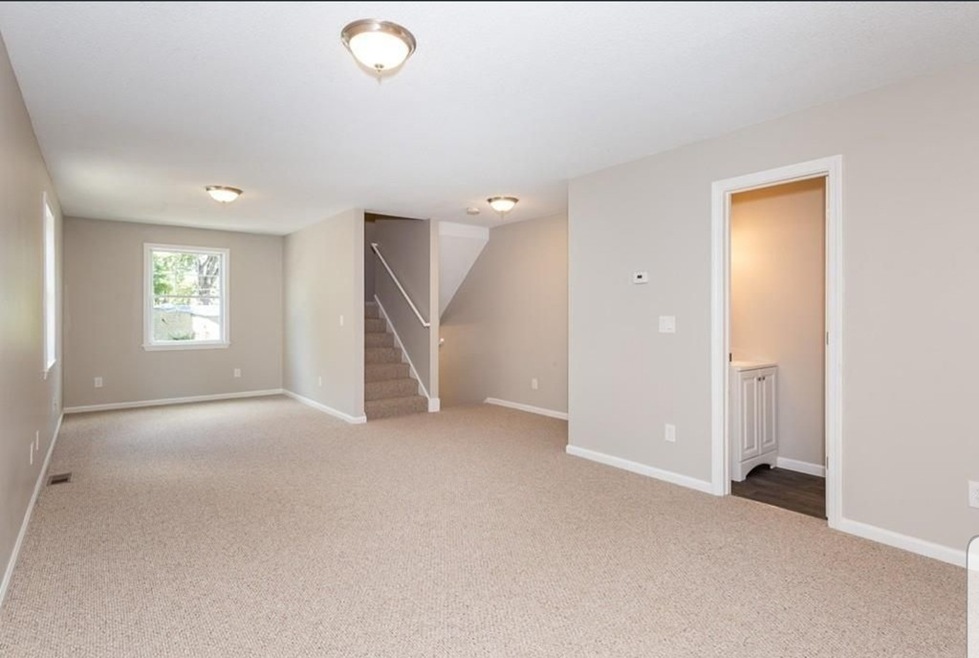 53 Allendale St unit 1, Springfield, MA 01107 - photo 1