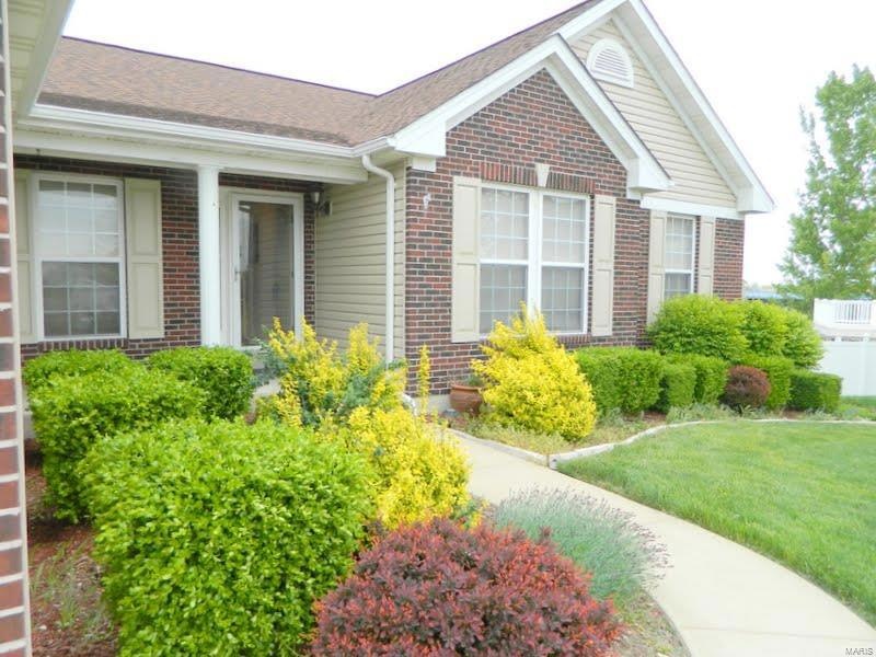 8109 Glen Arbor Dr, Lake Saint Louis, MO 63367 - photo 1