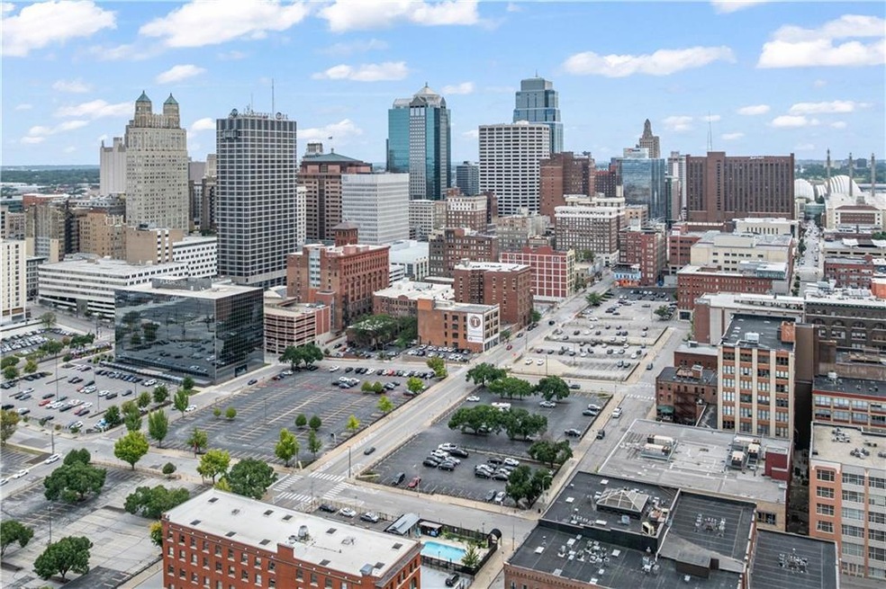 210 W 5th St unit 211, Kansas City, MO 64105 - photo 1