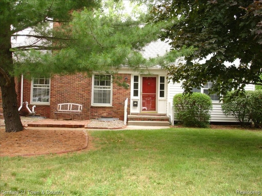 Welcome to 1511 E. Maple!
