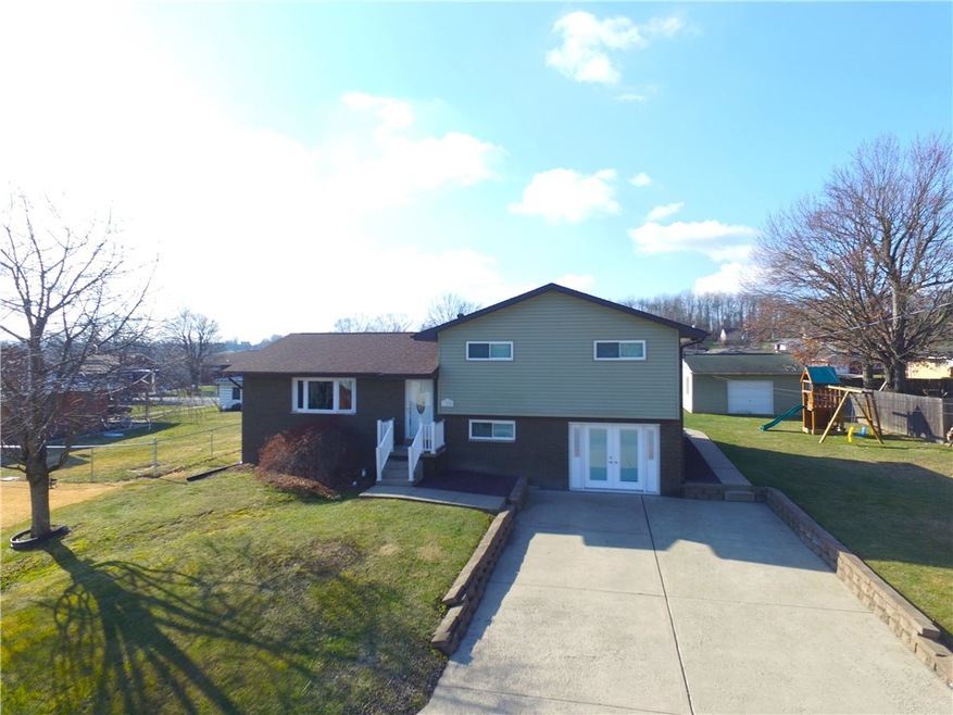 MAGNIFICENT Multi-Level offering Massive Space on