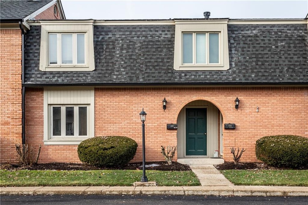 8518 Canterbury Square W, Indianapolis, IN 46260 - photo 1