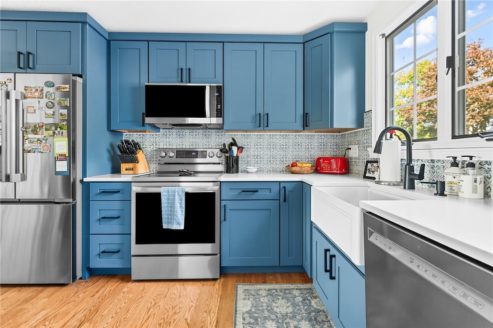 735 Willett Ave unit 806, Riverside, RI 02915 - photo 1