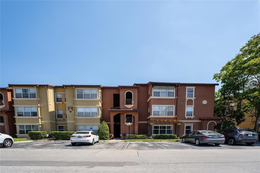 5120 Conroy Rd unit 18, Orlando, FL 32811 - photo 1