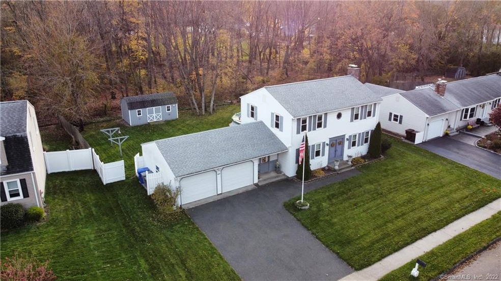 8 Pilgrim Cir, Enfield, CT 06082 - photo 1