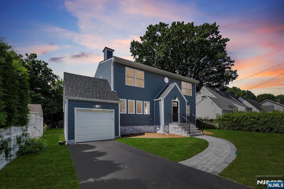 For Sale $1,175,000 • Co-Listing Agent