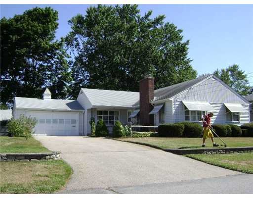 117 Hillard Ave, Warwick, RI 02886 - photo 1