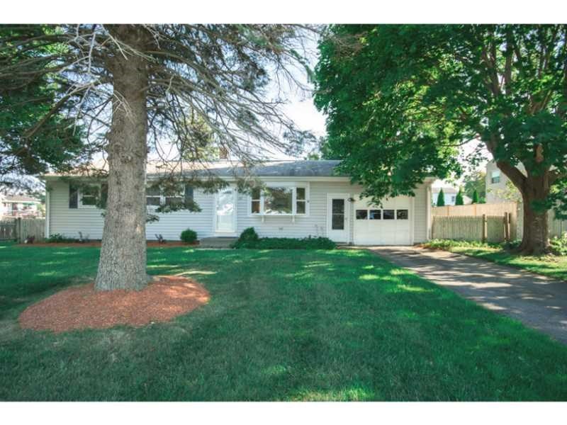 24 Squantum Dr, Middletown, RI 02842 - photo 1