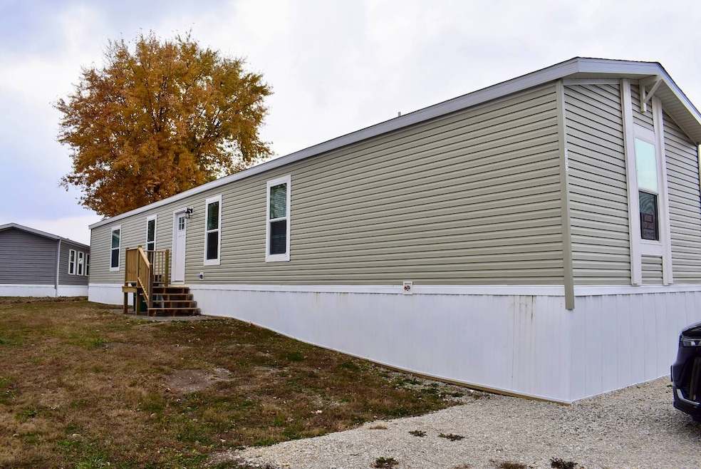 303 N 1st St unit 21, Rossville, IN 46065 - photo 1