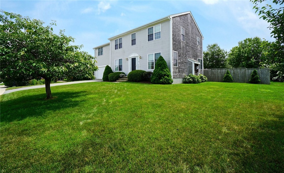 31 Evelin Cir, Middletown, RI 02842 - photo 1