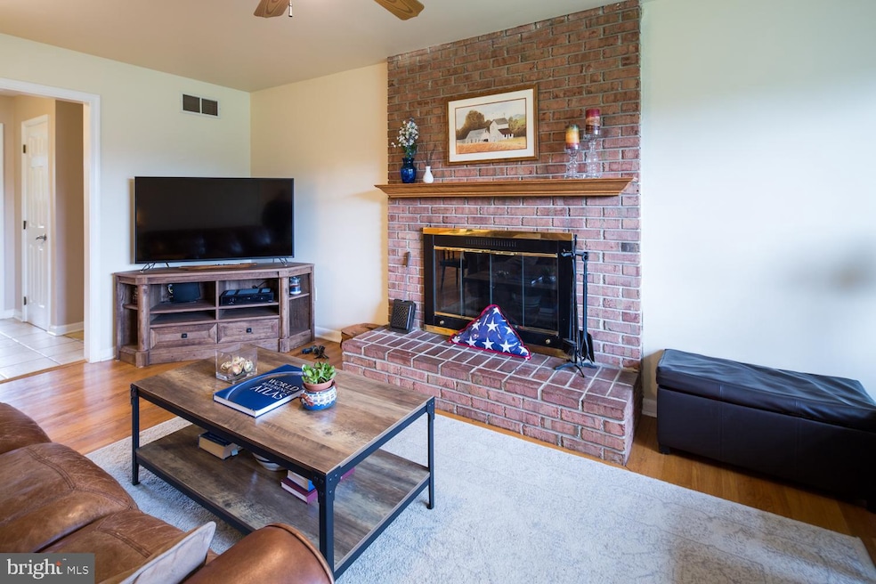 136 Wortham Ln, Bear, DE 19701 - photo 1