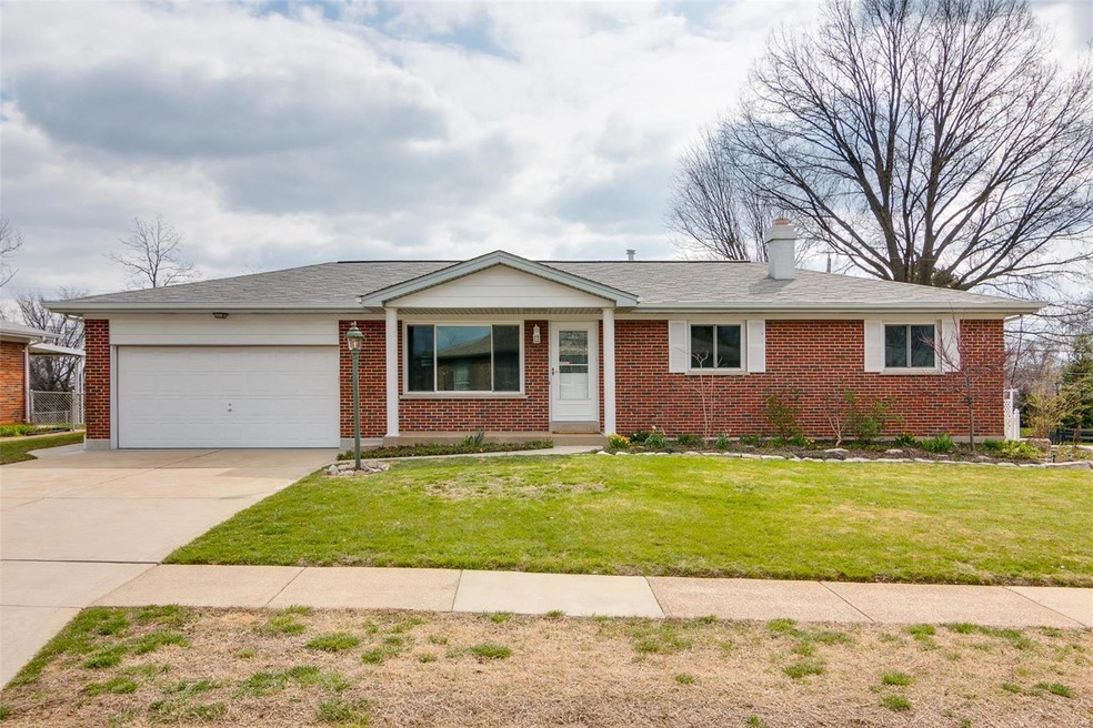 Welcome home to this beautiful south county gem @ 4642 Valmeyer Drive.