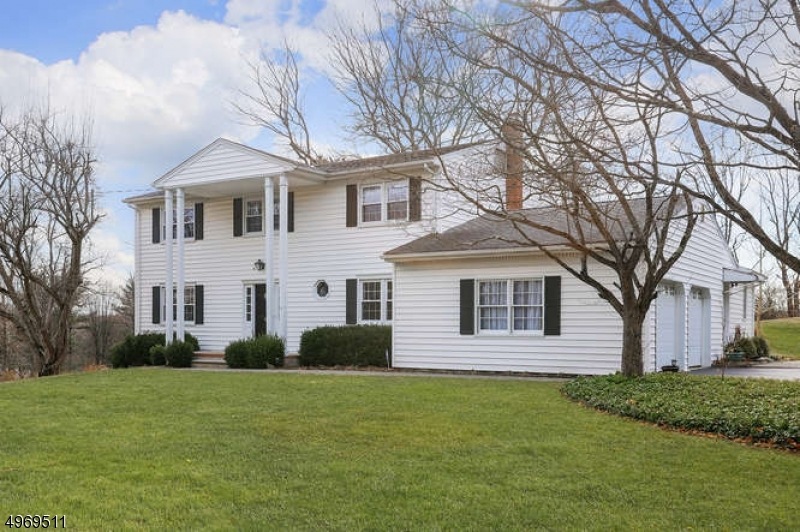 6 Leddell Rd, Mendham, NJ 07945 - photo 1