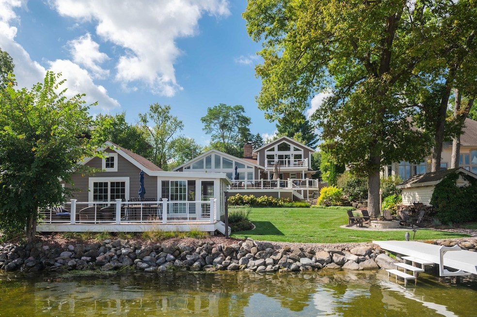 1503 Milwaukee St, Delafield, WI 53018 - photo 1