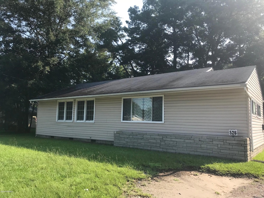 526 Henderson Dr, Jacksonville, NC 28540 - photo 1