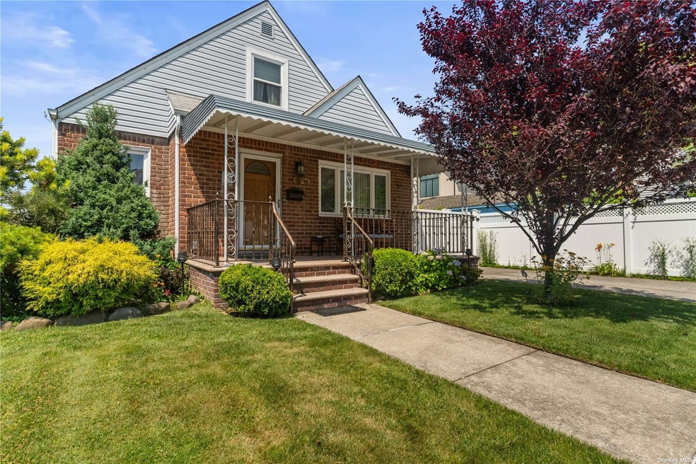 Sold $1,110,000 • Co-Listing Agent