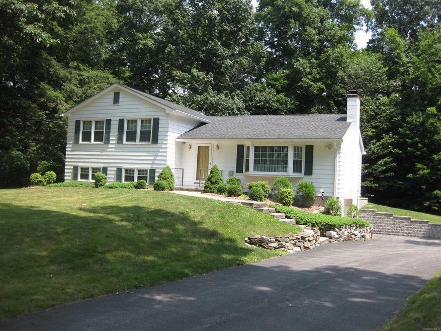 17 Sandi Dr, Poughkeepsie, NY 12603 - photo 1