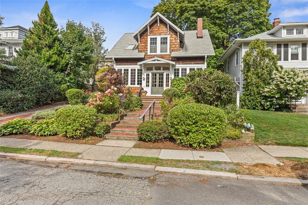 114 Lorimer Ave, Providence, RI 02906 - photo 1