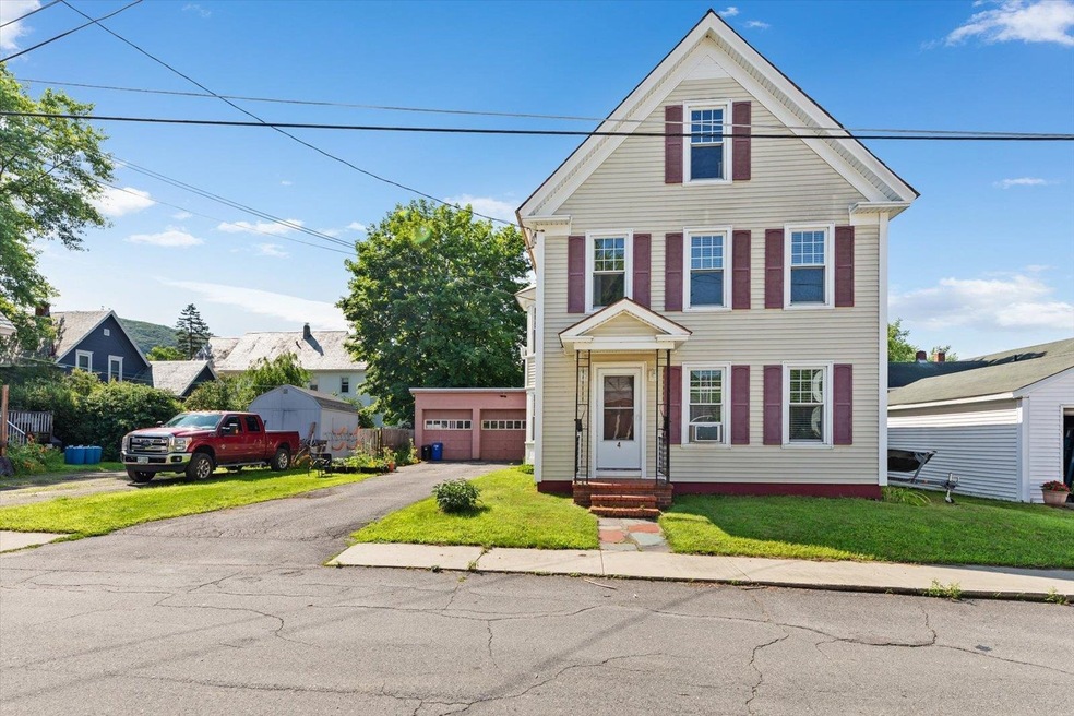 4 Pine St, North Walpole, NH 03609 - photo 1