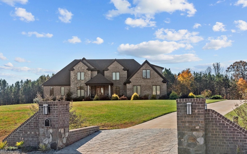 3198 Cascade Dr, Burlington, NC 27217 - photo 1