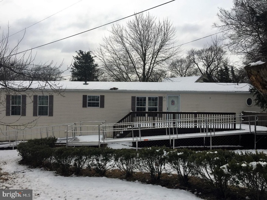 876 Latshaw Rd, Spring City, PA 19475 - photo 1