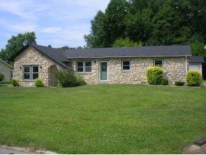 619 Floyd Ave, Versailles, IN 47042 - photo 1