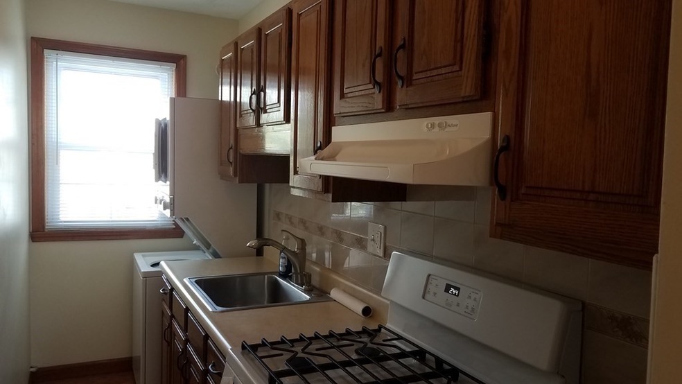 21 Hamilton St unit 2, Saugus, MA 01906 - photo 1