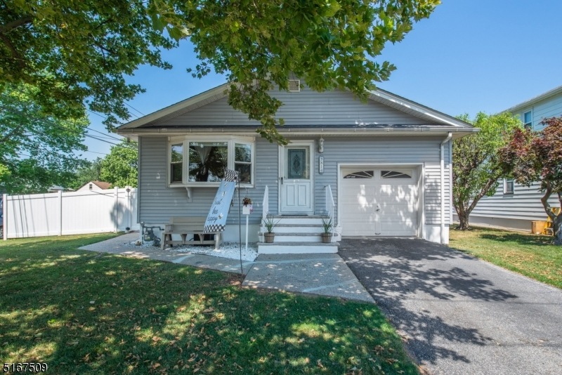 814 Baltimore Ave, Roselle, NJ 07203 - photo 1