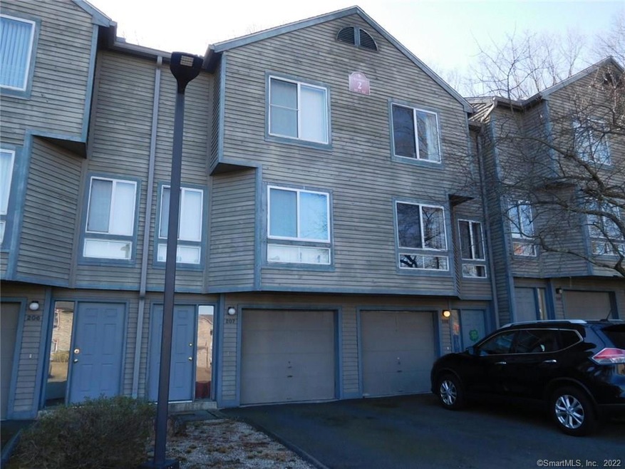 1423 Quinnipiac Ave unit 207, New Haven, CT 06513 - photo 1