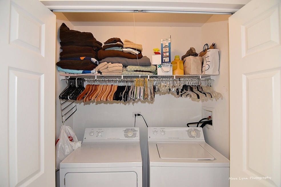 2409 Courtyard Cir unit 1, Aurora, IL 60506 - photo 1