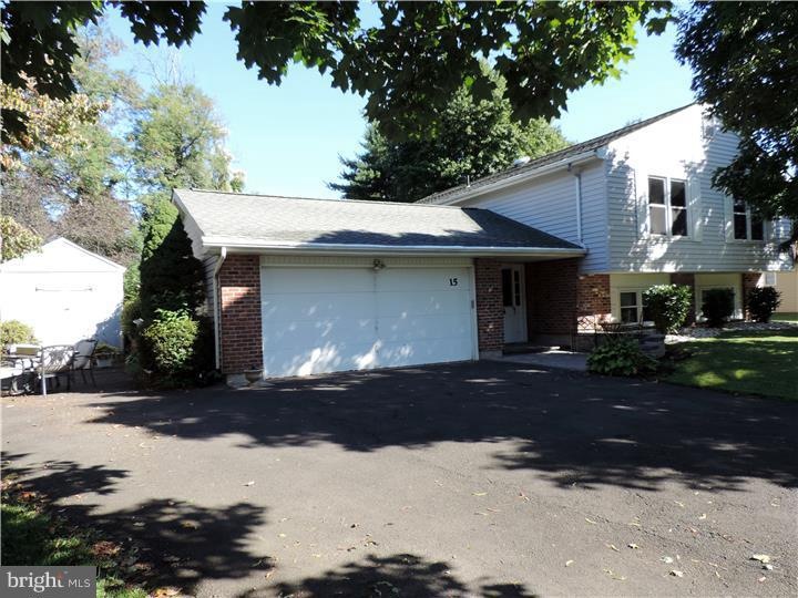 15 Willow Ct, Newtown, PA 18940 - photo 1