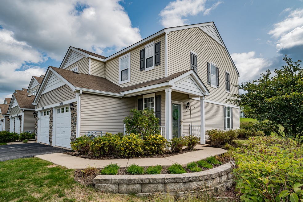 2036 Limestone Ln unit 228, Carpentersville, IL 60110 - photo 1