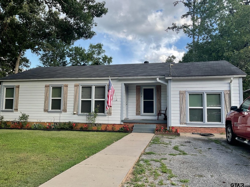 514 514 Layton, Kilgore, TX 75662 - photo 1