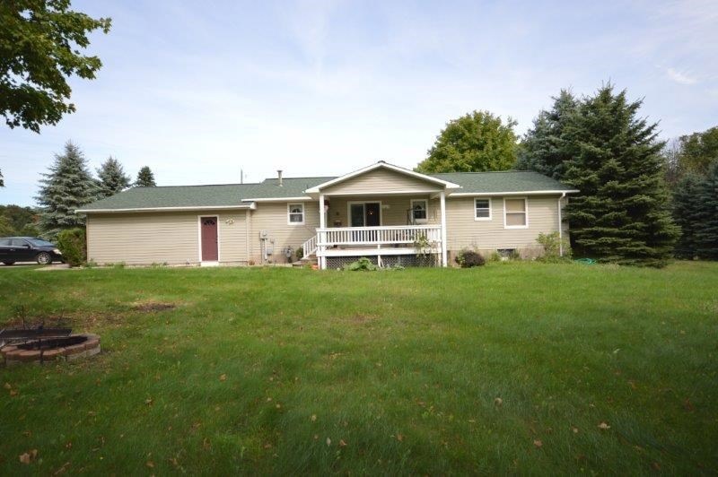10502 Murray Rd, Charlevoix, MI 49720 - photo 1