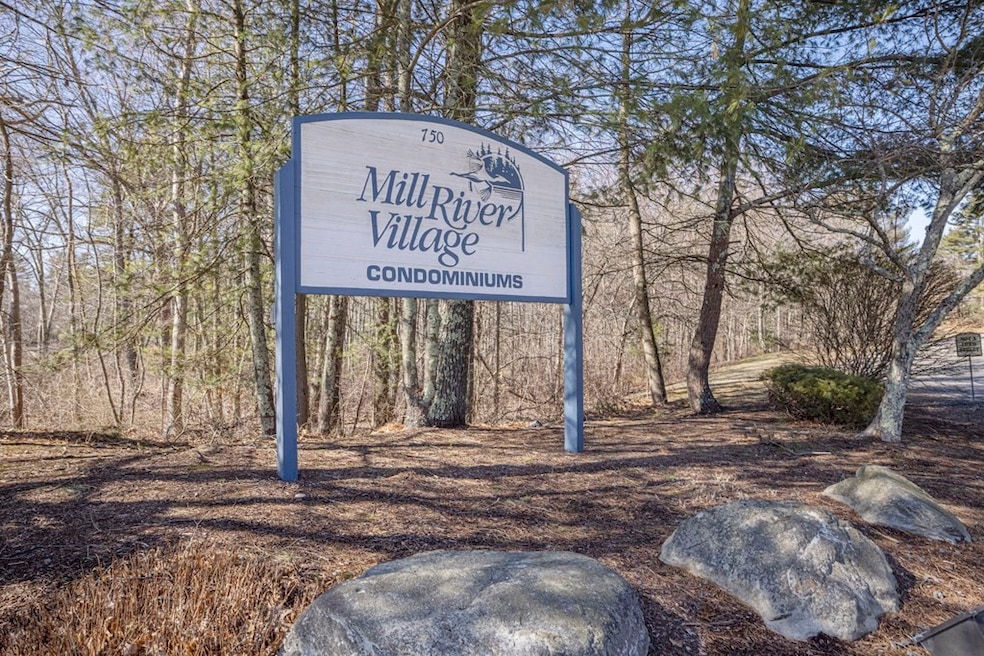 750 Whittenton St unit 813, Taunton, MA 02780 - photo 1