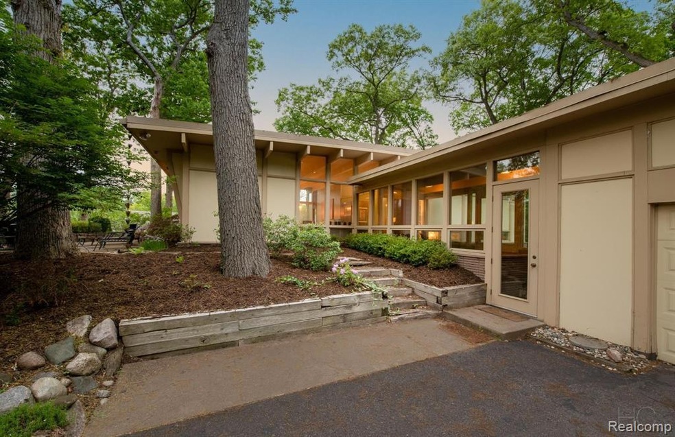 Amazing Mid-Century Built By Minoru Yamasaki