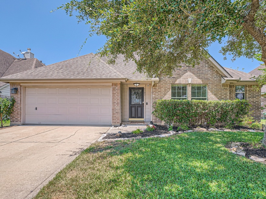 6301 Summit Dr, Pearland, TX 77584 - photo 1