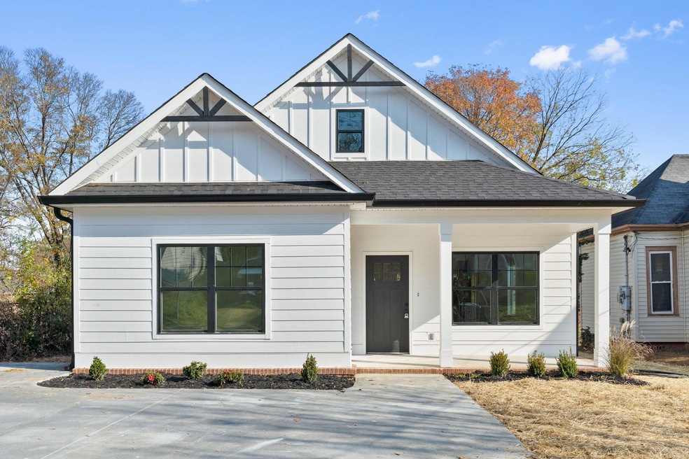 2009 Ivy St, Chattanooga, TN 37404 - photo 1